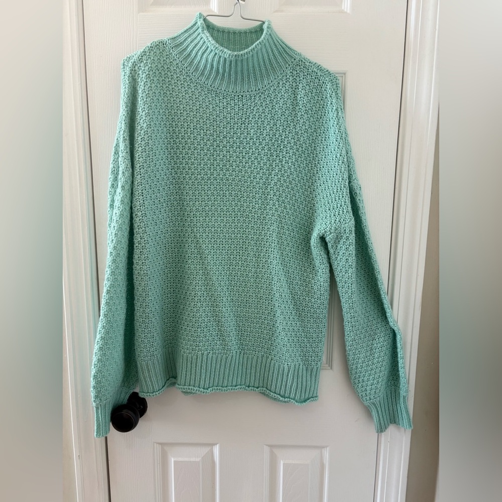 ✅3/$15 Mint Women's Mockneck Sweater